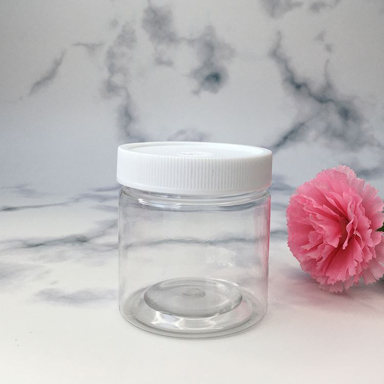 Plastična posuda od 200 ml s poklopcem